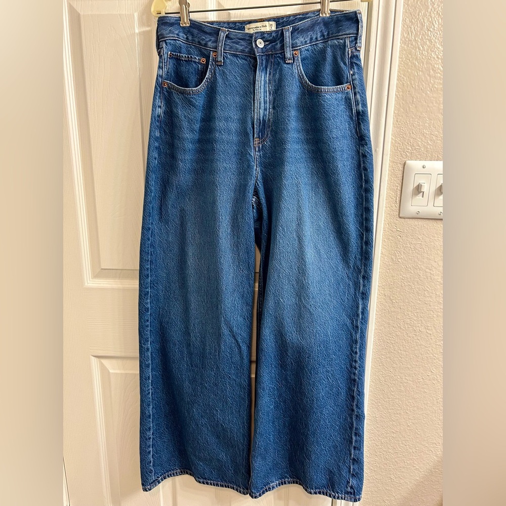 Abercrombie & Fitch The Wide Leg High Rise Curve Love